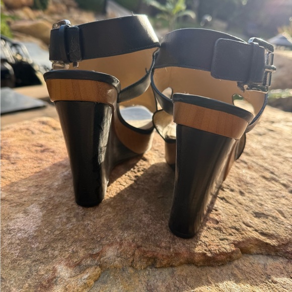 Michael KORS black leather and wood wedge heels ow my ! 🥰 size 8.5 - Picture 6 of 9